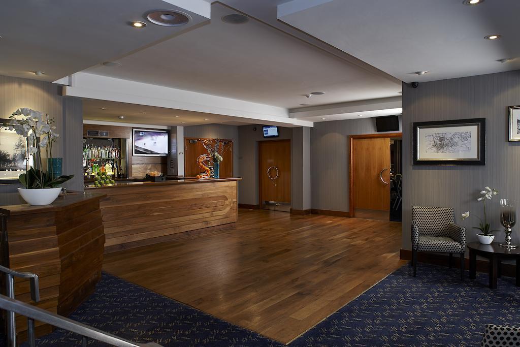 Mandolay Hotel Гилдфорд Екстериор снимка
