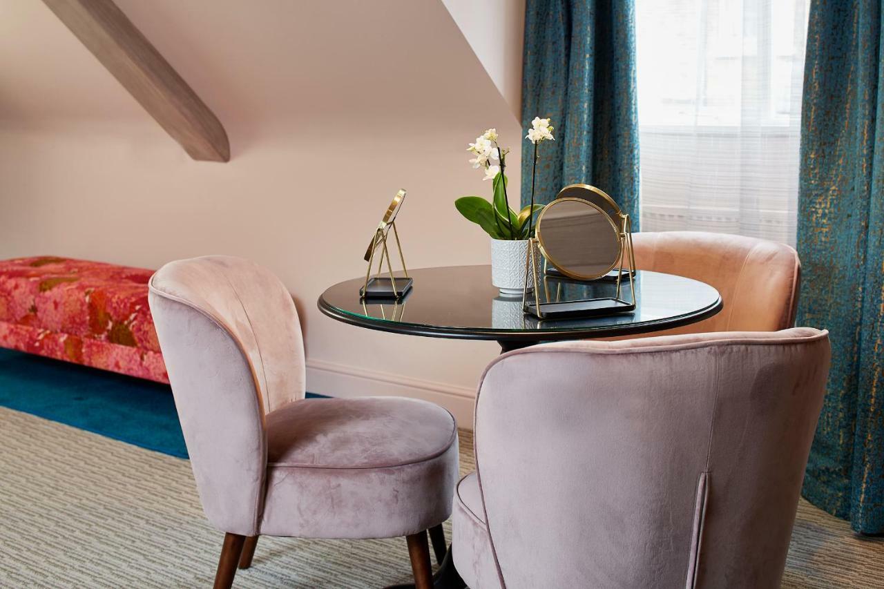 Mandolay Hotel Гилдфорд Екстериор снимка